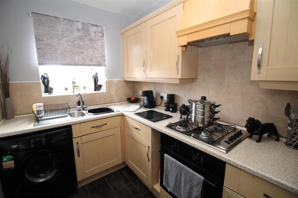 Cameron Grove, Bradford, West Yorkshire, BD2 3DG » Advanced Property