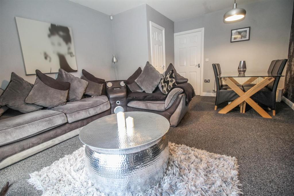 Cameron Grove, Bradford, West Yorkshire, BD2 3DG » Advanced Property